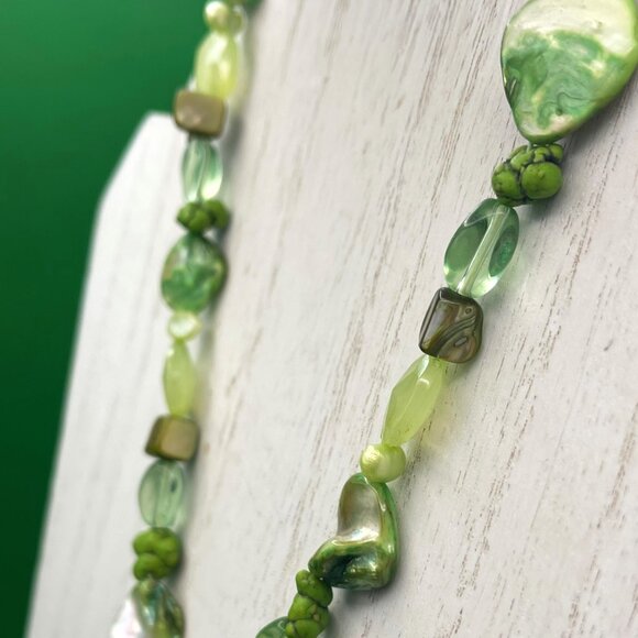 Green Beaded Necklace Chunky Pendant Boho Adjustable Spring Summer Statement - Picture 7 of 12
